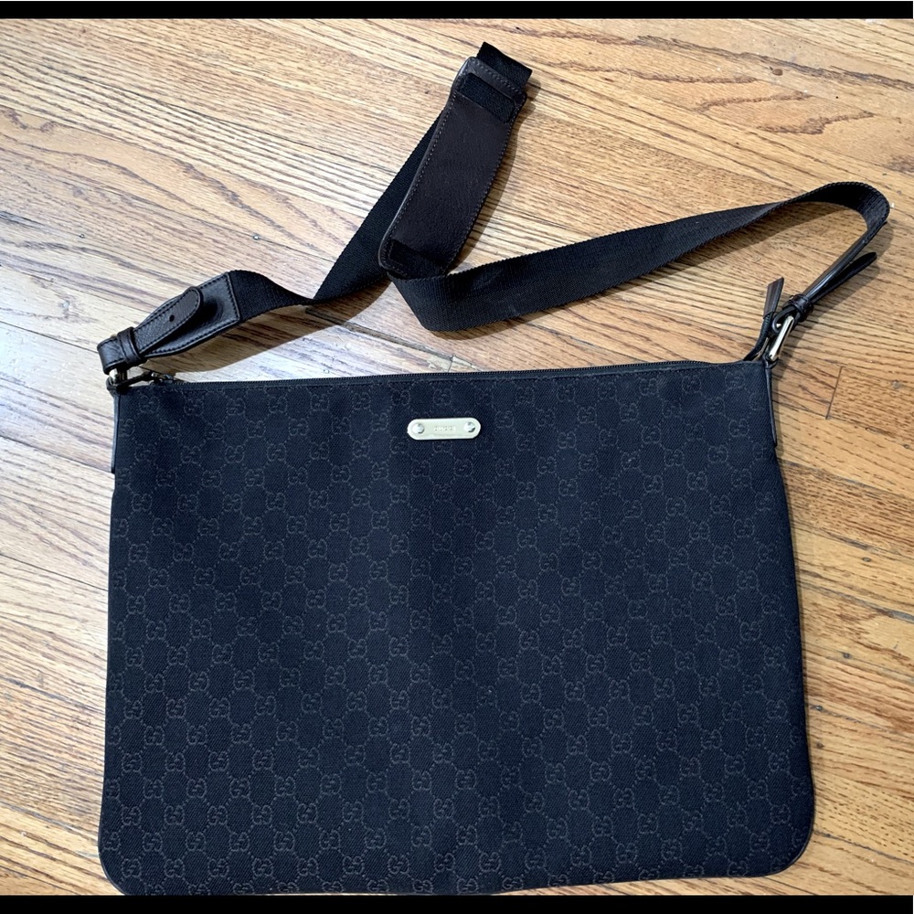 Gucci GG Brown Messenger Bag Excellent Condition